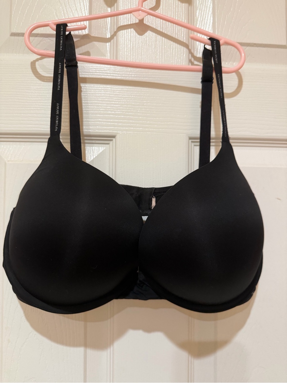 Victoria's Secret Black Molded T-Shirt Bra with Branded Straps